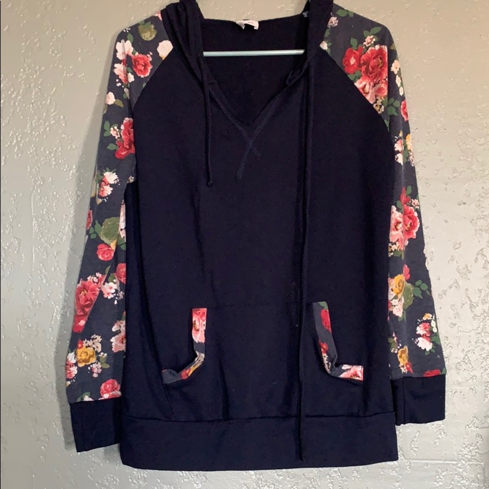 Hooded Pull Over
